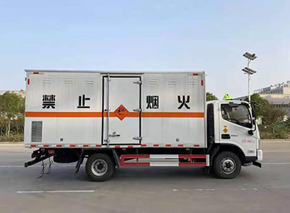 大东爆破器材运输车